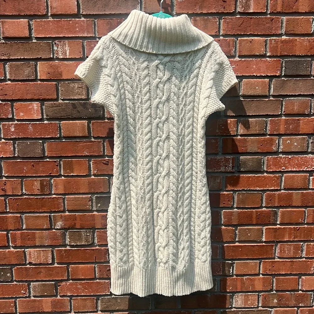 Ralph Lauren Girl’s Cable Knit Sweater Dress Size 16